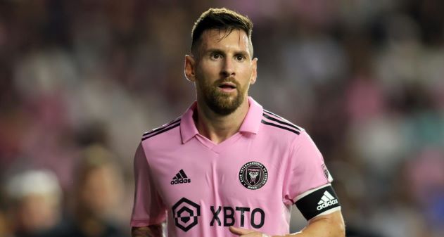 Messi 2 lần ra đi theo dạng CNTD.