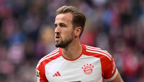 Trung phong: Harry Kane dĩ nhiên là lựa chọn số 1 của Bayern, với khả năng săn bàn và liên kết lối chơi tuyệt vời. Anh vẫn đang tìm kiếm danh hiệu đầu tiên của mình.