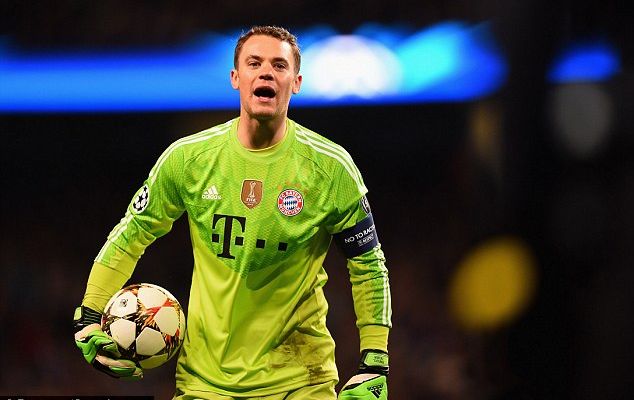 Thủ môn: Manuel Neuer là chốt chặn đáng tin cậy. Dù không còn trẻ trung, tuyển thủ Đức vẫn còn đó phản xạ tuyệt vời cùng khả năng quán xuyến vòng cấm cực tốt.