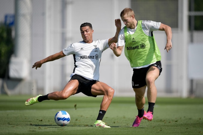Ronaldo là thần tượng của De Ligt.