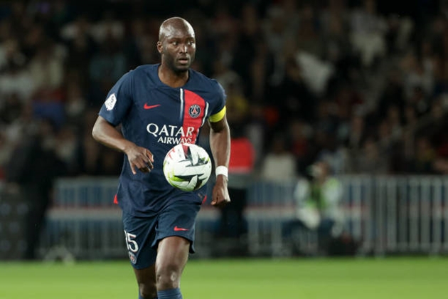 Jorge Mendes chào mời Barca mua Danilo Pereira ở kỳ chuyển nhượng mùa hè này.