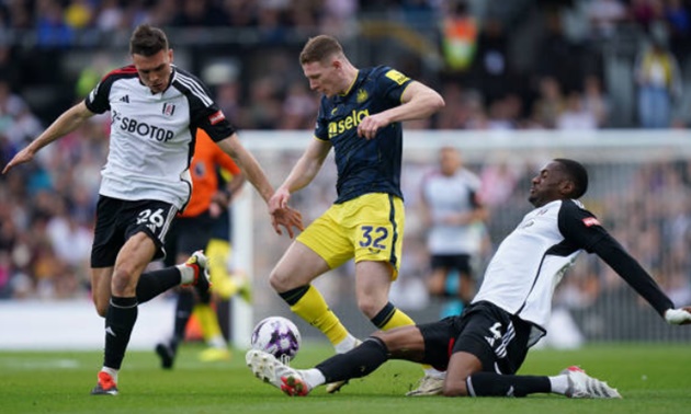 Marco Silva chưa thể vá khoảng trống của Tosin và Palhinha.