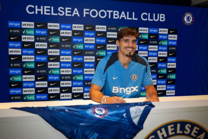 Chelsea nhanh tay có chữ ký của Neto.