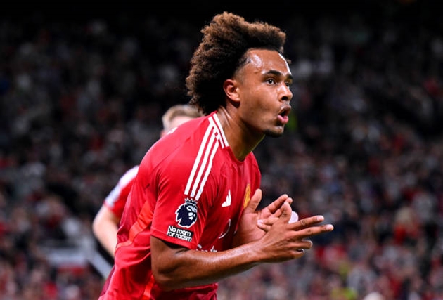 Zirkzee tỏa sáng trước Fulham.