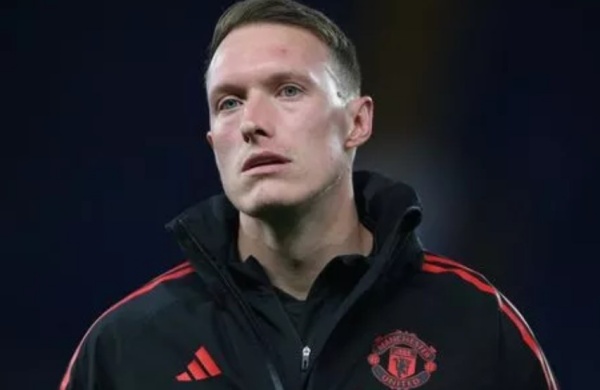 Phil Jones giải nghệ.