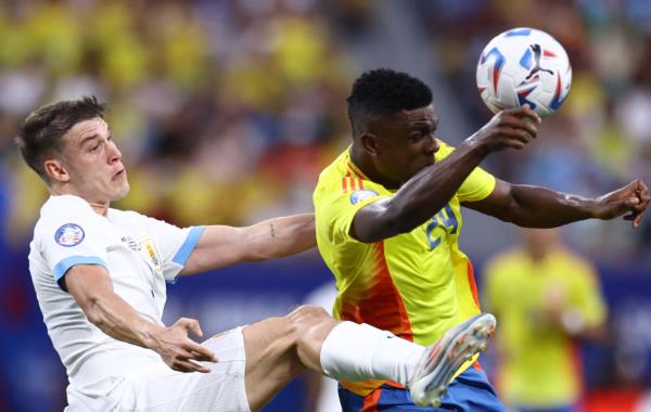 Ugarte là ưu tiên của Man United.