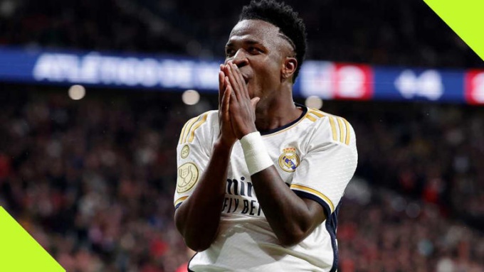 Chờ câu trả lời của Vinicius.