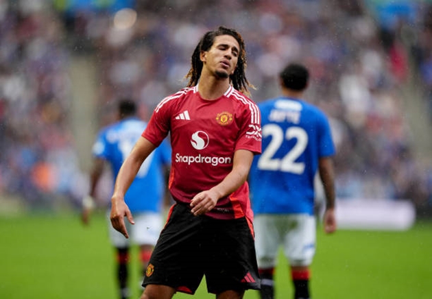 Hannibal Mejbri muốn rời Manchester United.