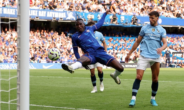 Hàng công Chelsea vô duyên