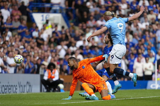 Haaland ghi bàn mở tỷ số cho Manchester City.