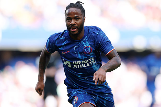 Sterling bị loại khỏi đội hình Chelsea trong trận gặp Man City.