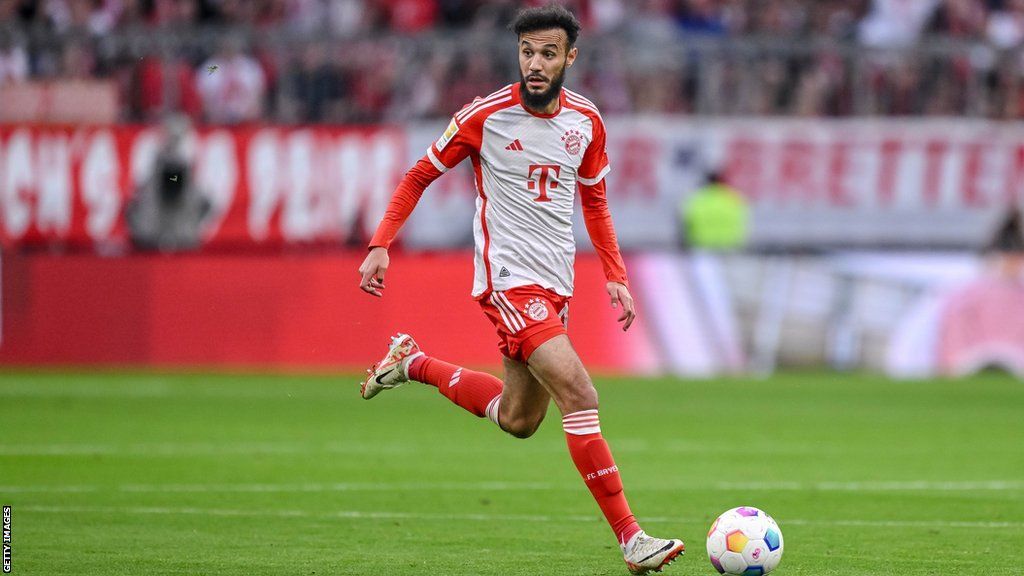 Mazraoui đã chia tay Bayern.