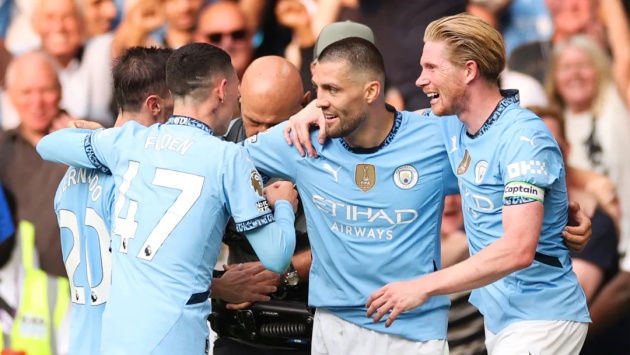 Man City khởi đầu thuận lợi.
