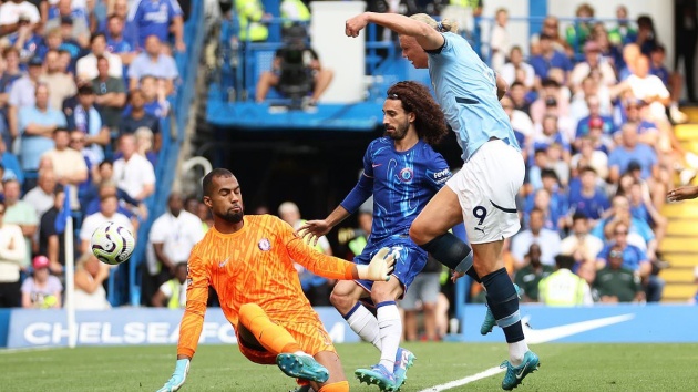 Sanchez và Cucurella không thể cản Haaland ghi bàn.
