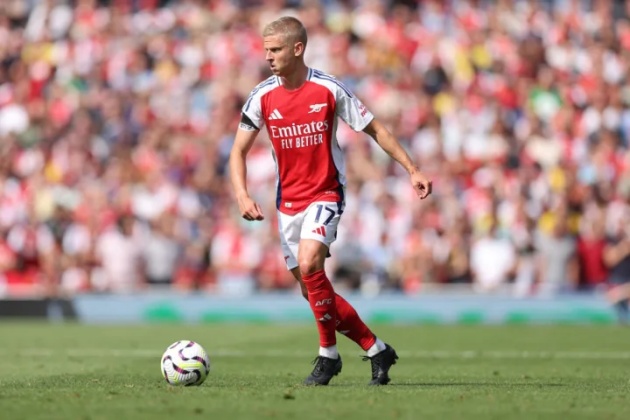 Zinchenko vẫn là "điểm yếu" ở hàng phòng ngự.