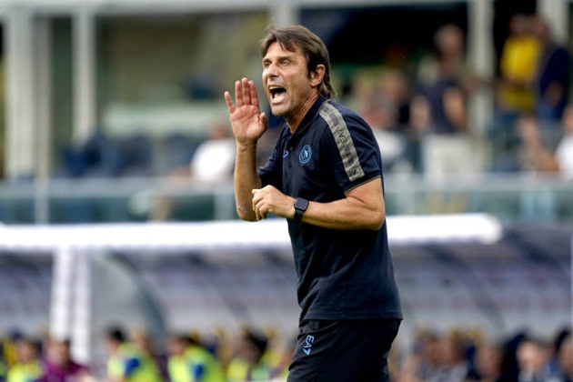 Antonio Conte thua trong trận đấu đầu tiên dẫn dắt Napoli.