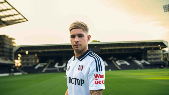 Smith Rowe rời Arsenal.