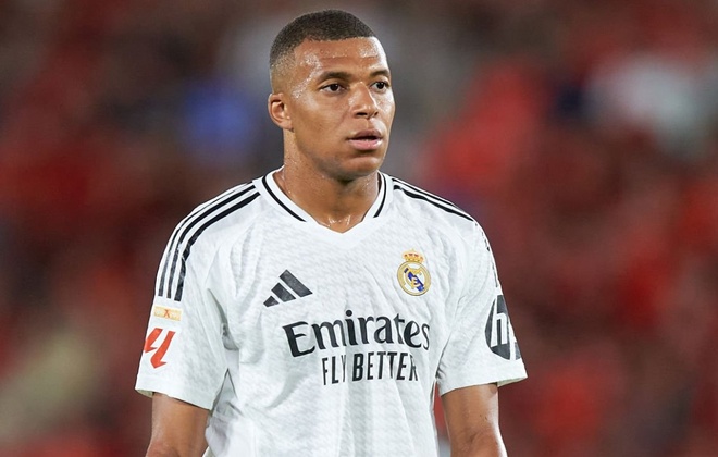 Mbappe chưa nổi bật trong vai trò tiền đạo cắm.