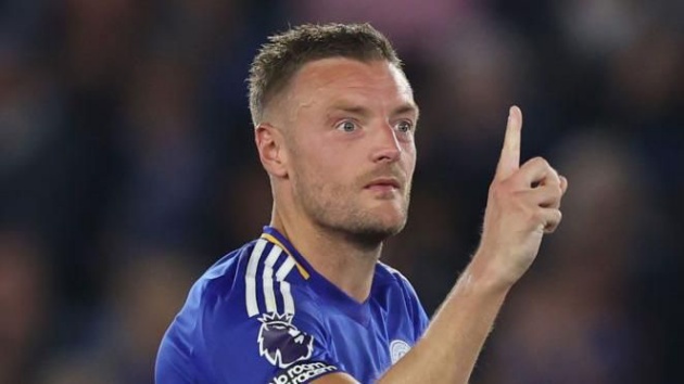 Vardy là người hùng của Leicester.