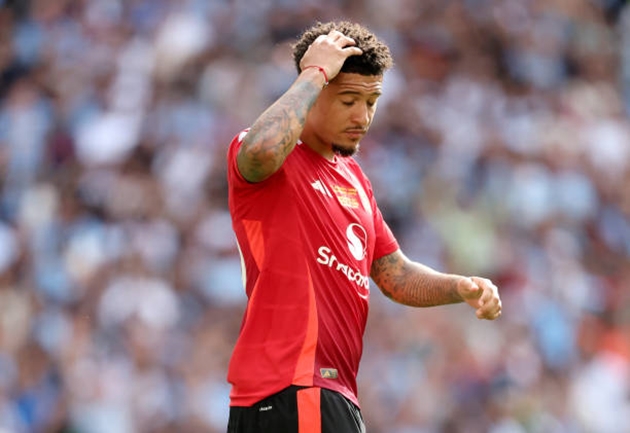 Jadon Sancho khó lòng cạnh tranh suất đá chính ở Manchester United.
