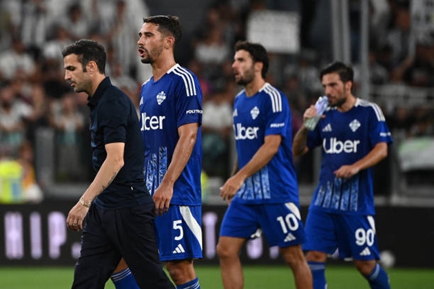 Calcio Como để thua Juventus 0-3 ở vòng 1 Serie A.