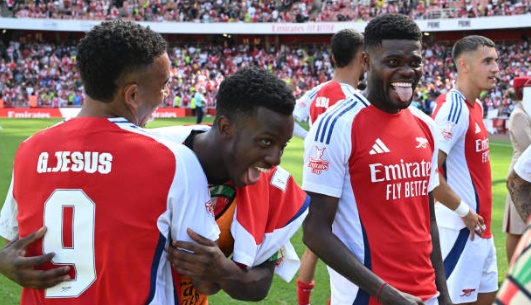 Nketiah trên đường rời Arsenal.