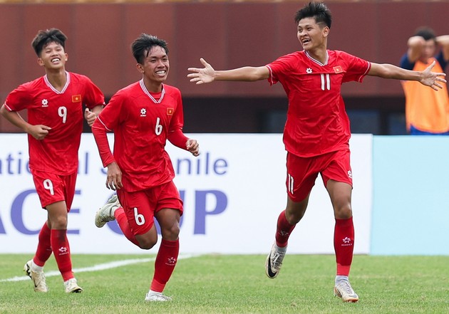 Nguyễn Văn Bách (số 11) là nhân tố trẻ triển vọng của U16 Việt Nam.