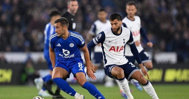 Spurs đã mất điểm vì phòng ngự hớ hênh.