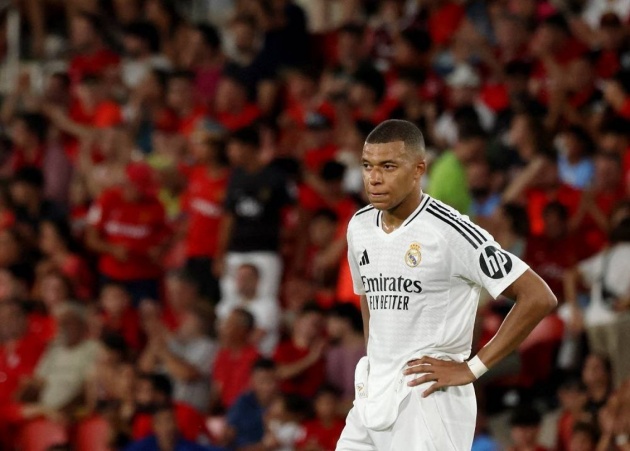 Mbappe "vô hại" trong trận ra mắt La Liga.