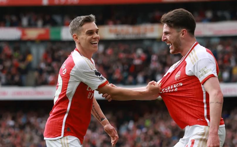 Trossard có thể cống hiến nhiều hơn từ đội hình xuất phát.