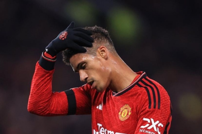 Tương tự, Rafael Varane không được giữ lại và đã gia nhập Como ở Serie A.