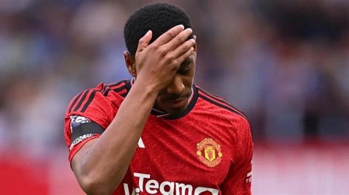 Trước đó, Man Utd đã chia tay 10 cầu thủ. Anthony Martial rời đi dưới dạng tự do và chưa tìm được bến đỗ mới.