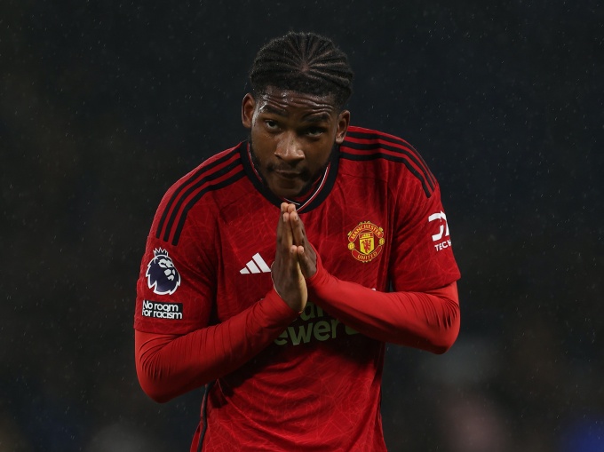 MU bán Willy Kambwala cho Villarreal với giá 10 triệu euro. Với việc mang về Leny Yoro và Matthijs de Ligt, MU có lý do để bán đứt Kambwala.