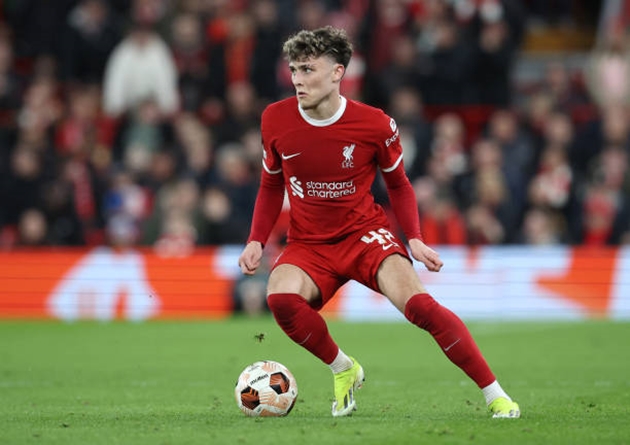 Bobby Clark chuẩn bị rời Liverpool.