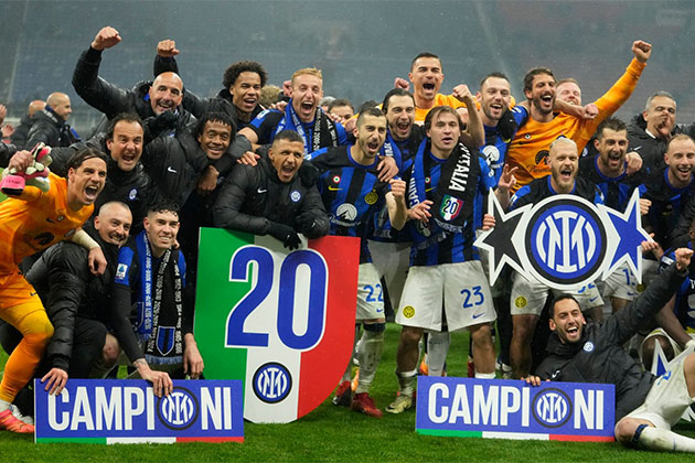 Inter Milan ăn mừng chức vô địch Serie A lần thứ 20.