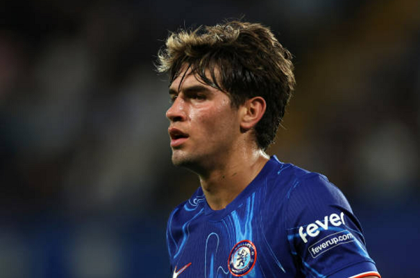 Trước đây, người ta biết đến Nicolas Jackson với những pha bỏ lỡ không tưởng, thì lúc này, Chelsea có vẻ lại tiếp tục 'buôn gỗ' khi mang về một tiền đạo khá vô duyên trước khung thành.