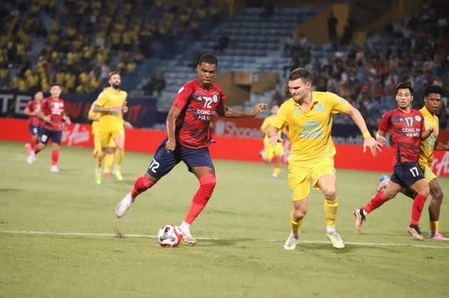 Buriram Utd phơi áo trên sân Hàng Đẫy. Ảnh: Thethao247.