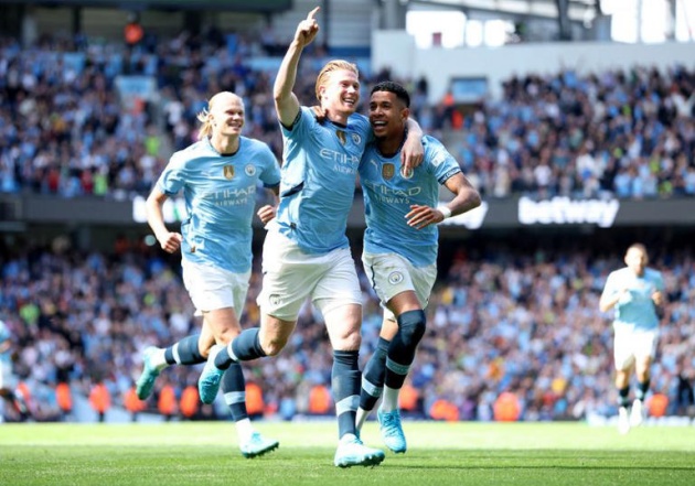 De Bruyne ăn mừng bàn thắng gỡ hoà trước Ipswich.