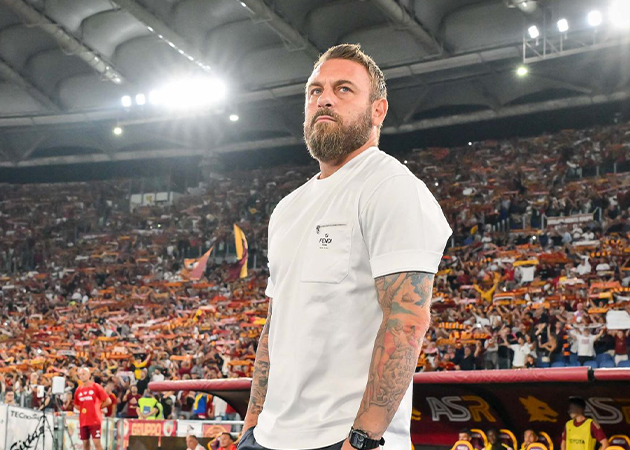 HLV De Rossi (Roma) phải tự cứu lấy mình trước khi quá muộn.