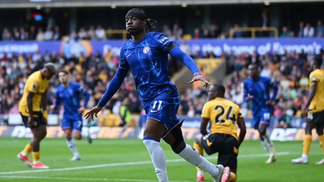 Madueke quá xuất sắc trước Wolves.