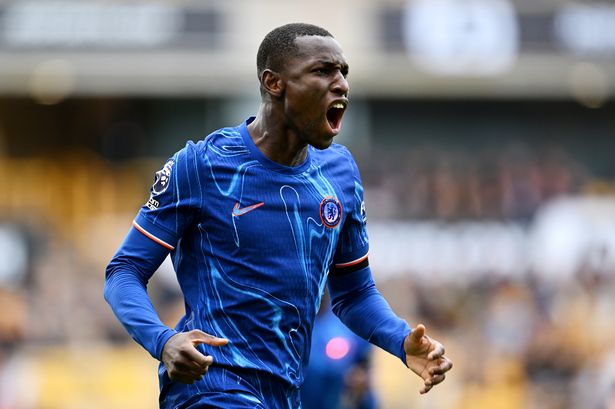 Jackson vừa ghi bàn cho Chelsea.