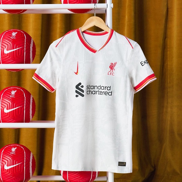 small-details-on-liverpool's-new-dress-make-the-players-immediately-excited