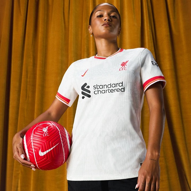 small-details-on-liverpool's-new-dress-make-the-players-immediately-excited