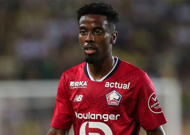 Angel Gomes lần đầu được "ăn cơm tuyển".