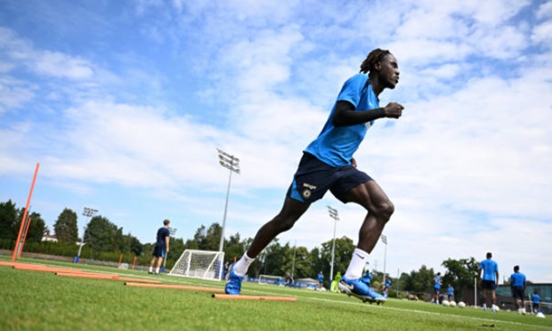 Chalobah bị loại khỏi kế hoạch của Chelsea.