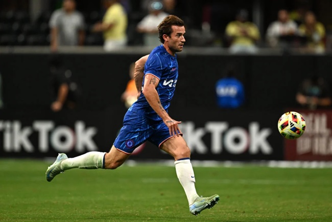 Chilwell lọt vào tầm ngắm của Mourinho.