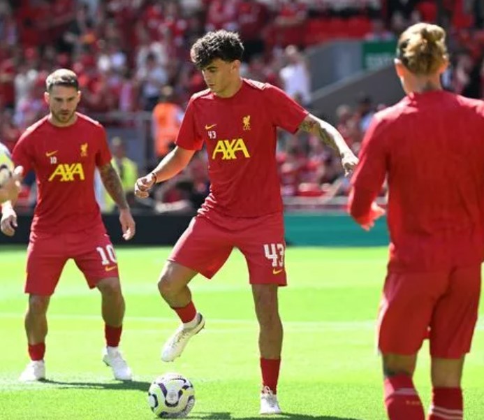 Bajcetic rời Liverpool.