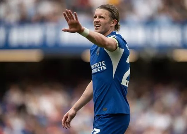 Gallagher bị cấm bởi Chelsea.