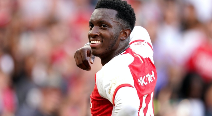 Arsenal không bán rẻ Nketiah.