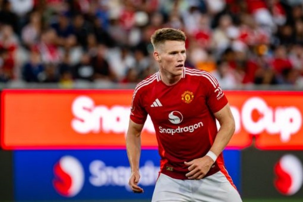 McTominay chưa quyết định về tương lai.